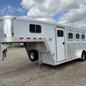 2000 Featherlite 3H GN with Dressing Room Horse Trailer