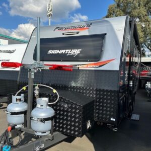 2023 Paramount Signature 20’6 Family 4 Berth with Toilet and Shower