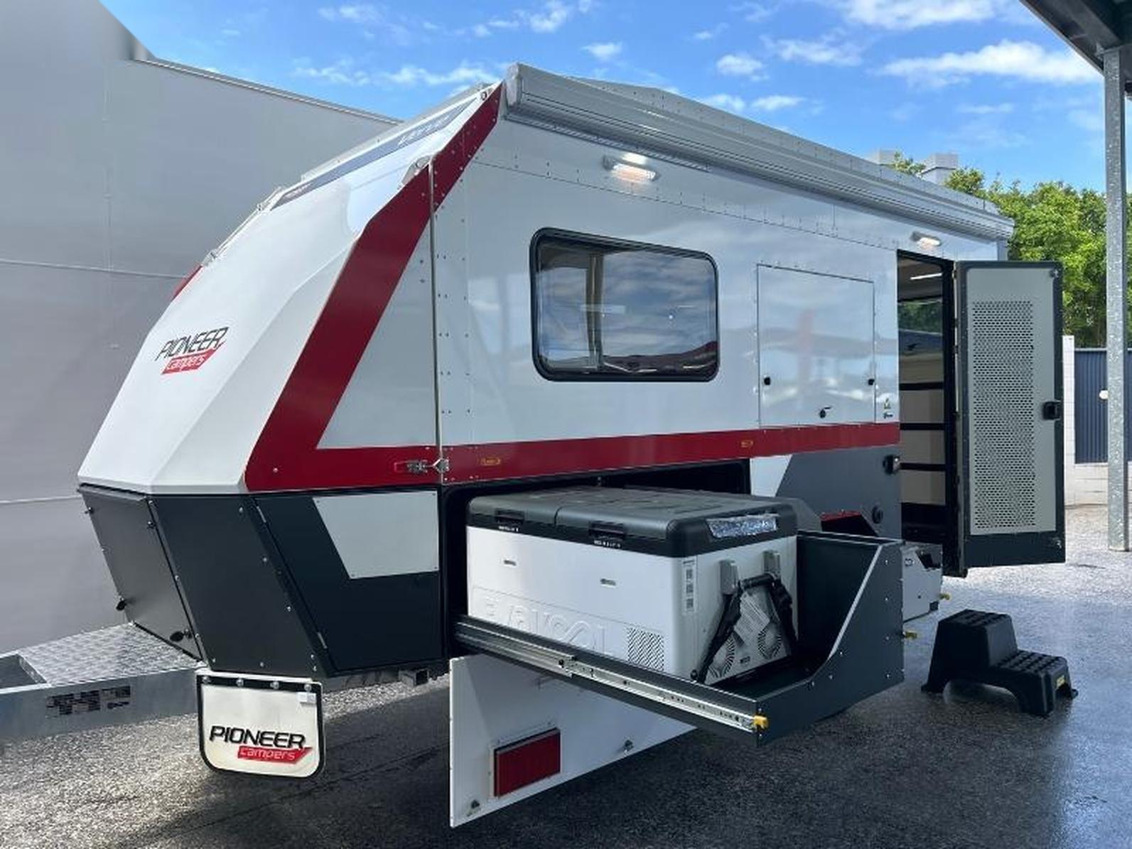 2023 Pioneer Campers Verve 16' Hybrid Off Road 2 Berth with Ensuite