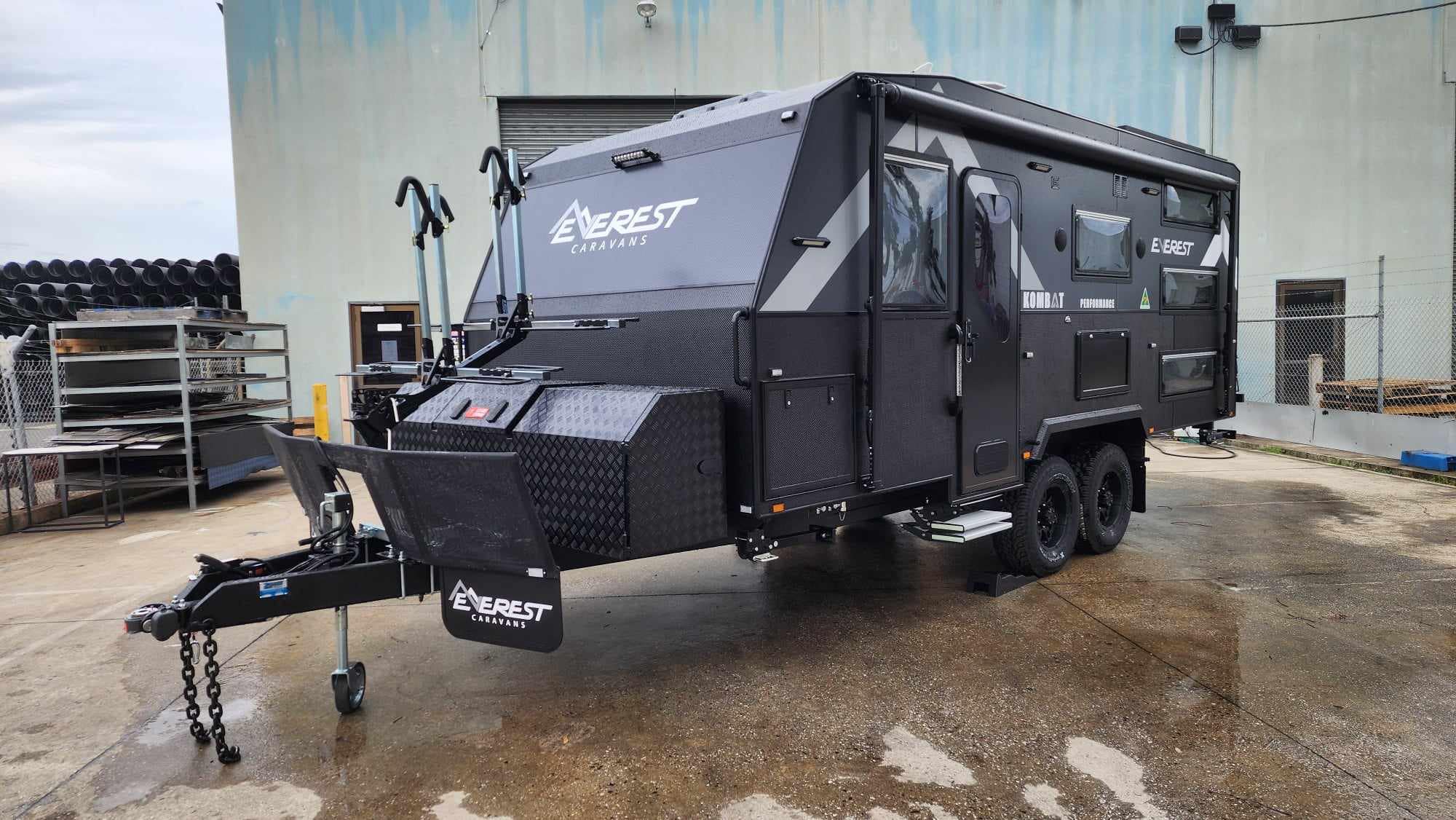 2024 Everest Kombat Performance 19'7 Full Off Road 5 Berth