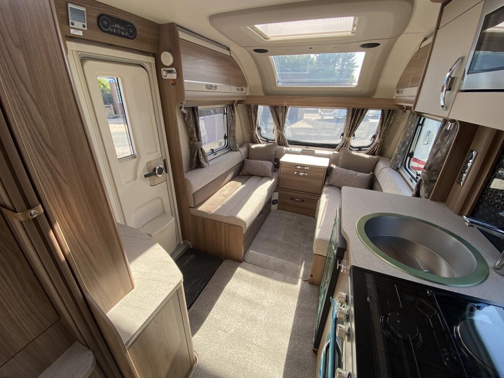 Swift Challenger 580 (2022) Touring Caravan For Sale |Swift Challenger 580 (2022) Caravan Dealer - Image 10