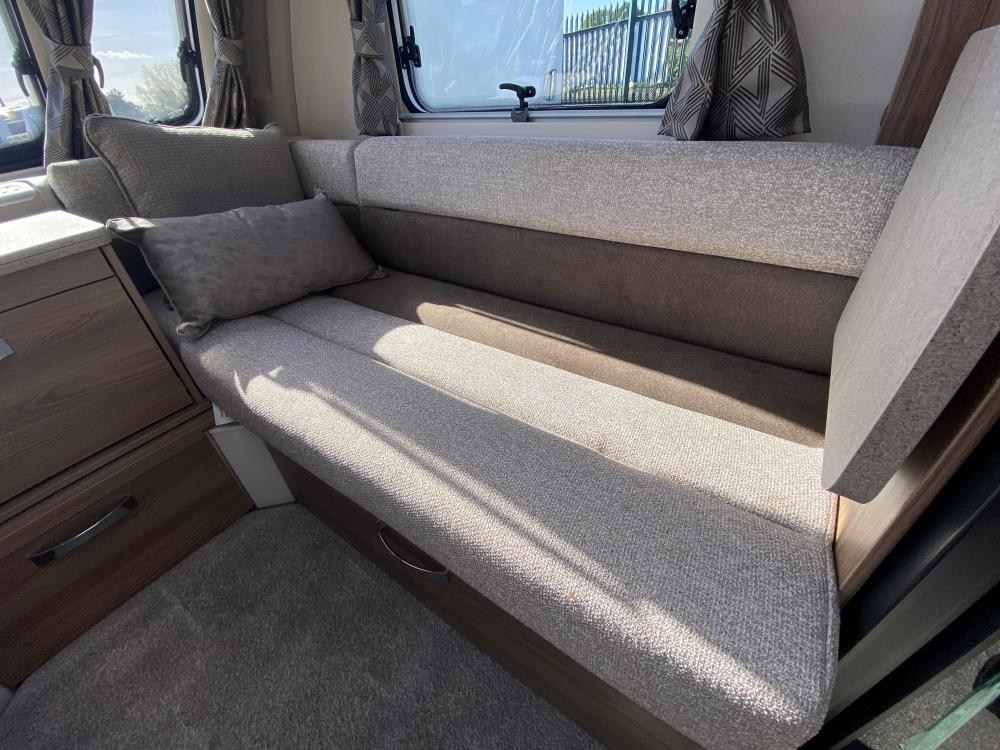 Swift Challenger 580 (2022) Touring Caravan For Sale |Swift Challenger 580 (2022) Caravan Dealer - Image 12