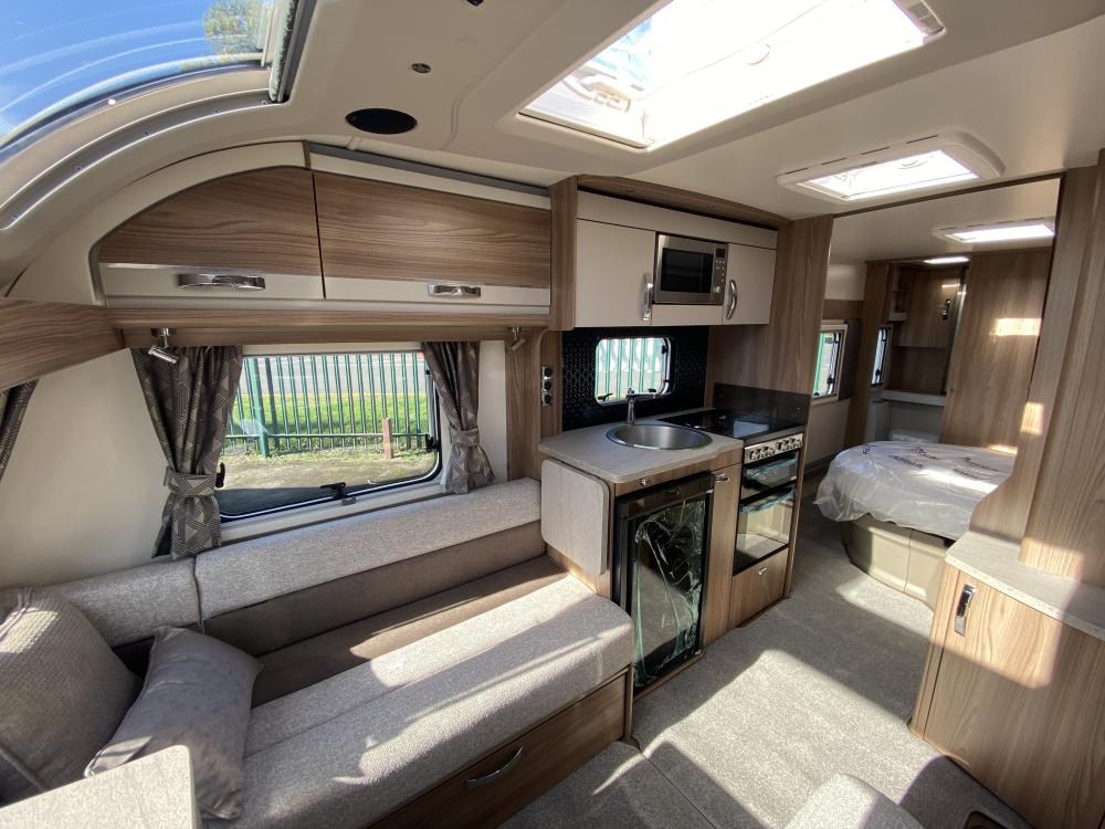 Swift Challenger 580 (2022) Touring Caravan For Sale |Swift Challenger 580 (2022) Caravan Dealer - Image 13