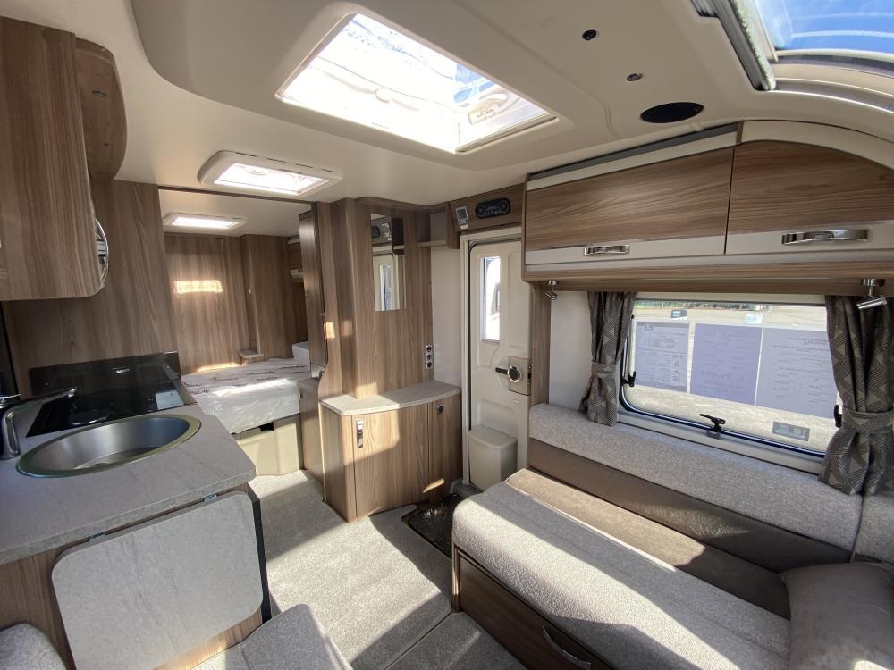 Swift Challenger 580 (2022) Touring Caravan For Sale |Swift Challenger 580 (2022) Caravan Dealer - Image 14