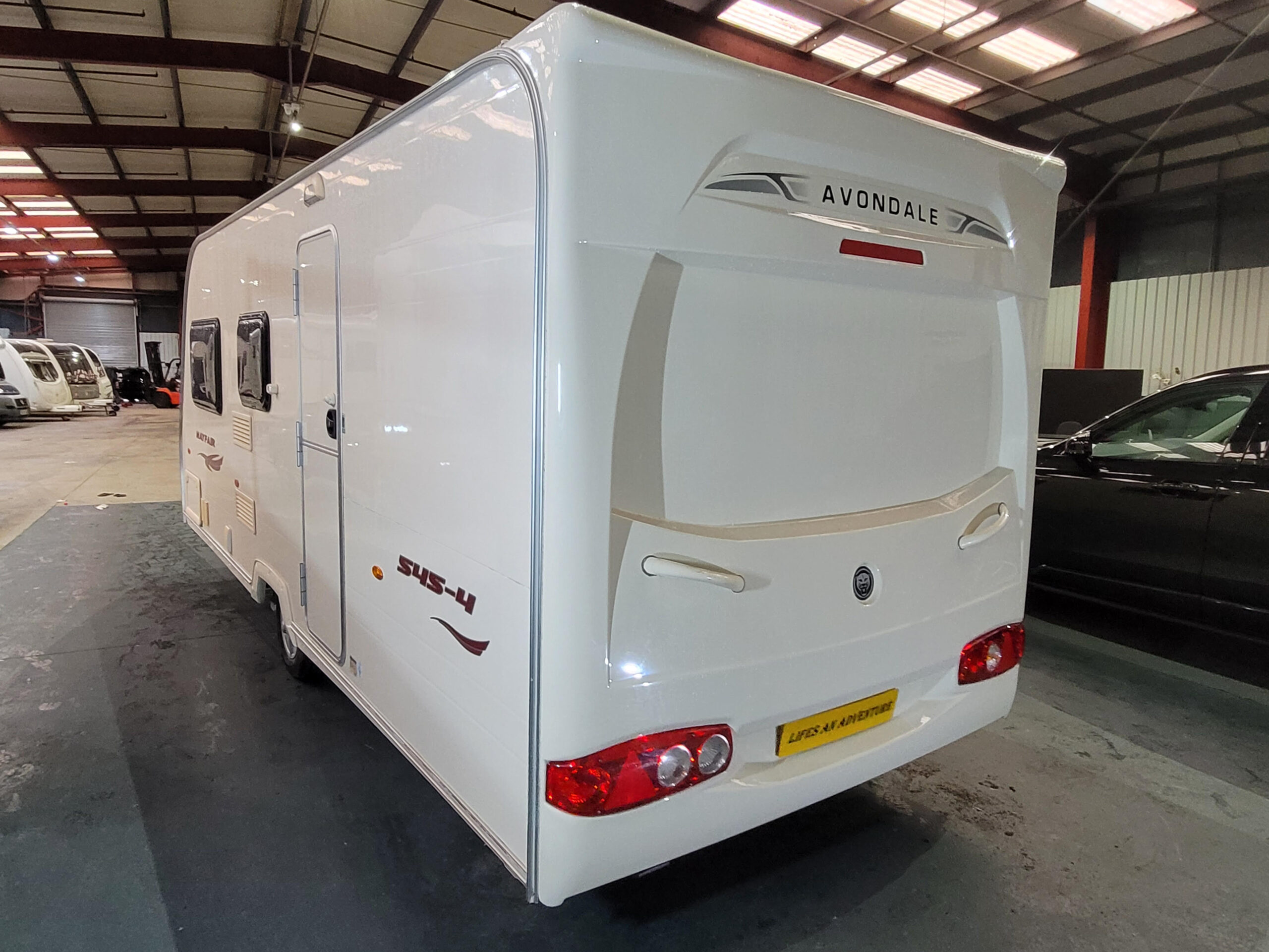 Used Avondale Mayfair 545 (2007) Touring Caravan For Sale | Used Avondale Mayfair 545 (2007) Caravan Dealer - Image 10