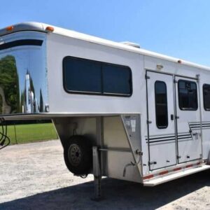 2005 Silver Star 2HGNLQ 2 Horse Trailer with 4' Short Wall