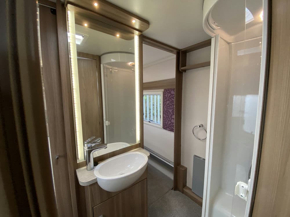 Swift Challenger 560 (2018) Touring Caravan For Sale | - Image 13