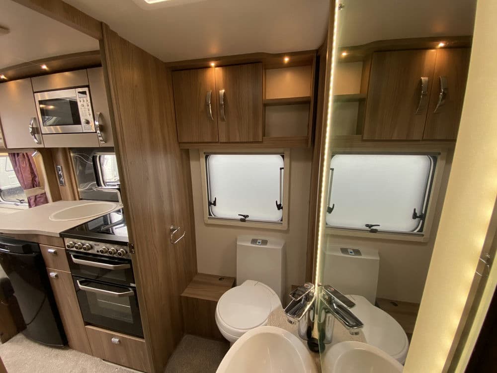 Swift Challenger 560 (2018) Touring Caravan For Sale | - Image 14