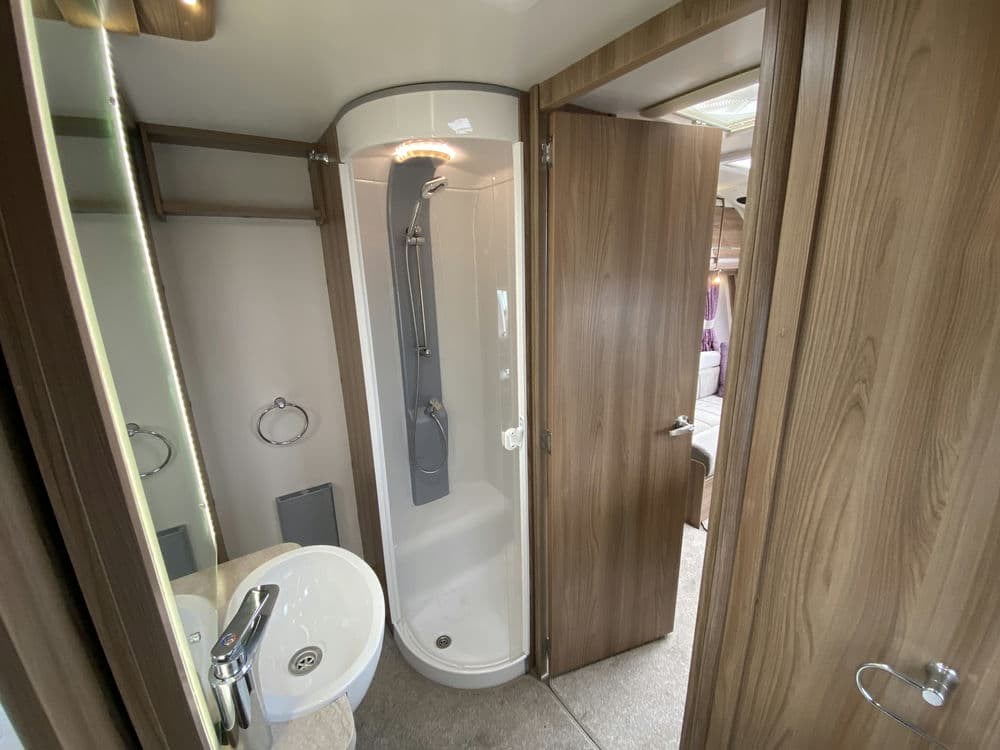 Swift Challenger 560 (2018) Touring Caravan For Sale | - Image 15