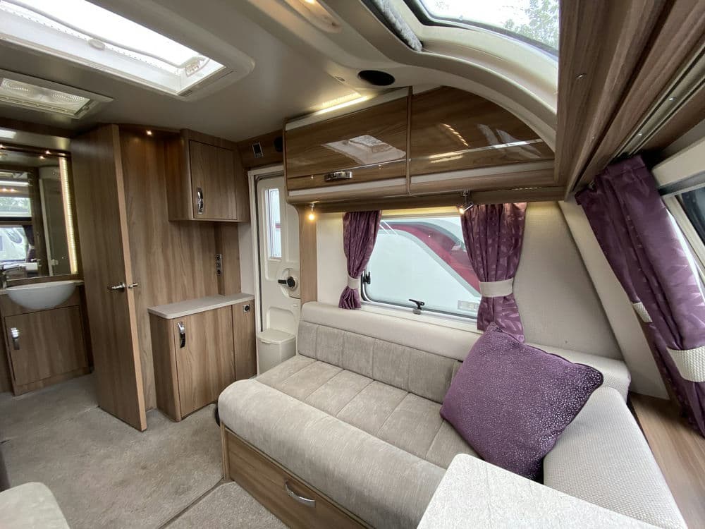 Swift Challenger 560 (2018) Touring Caravan For Sale | - Image 9
