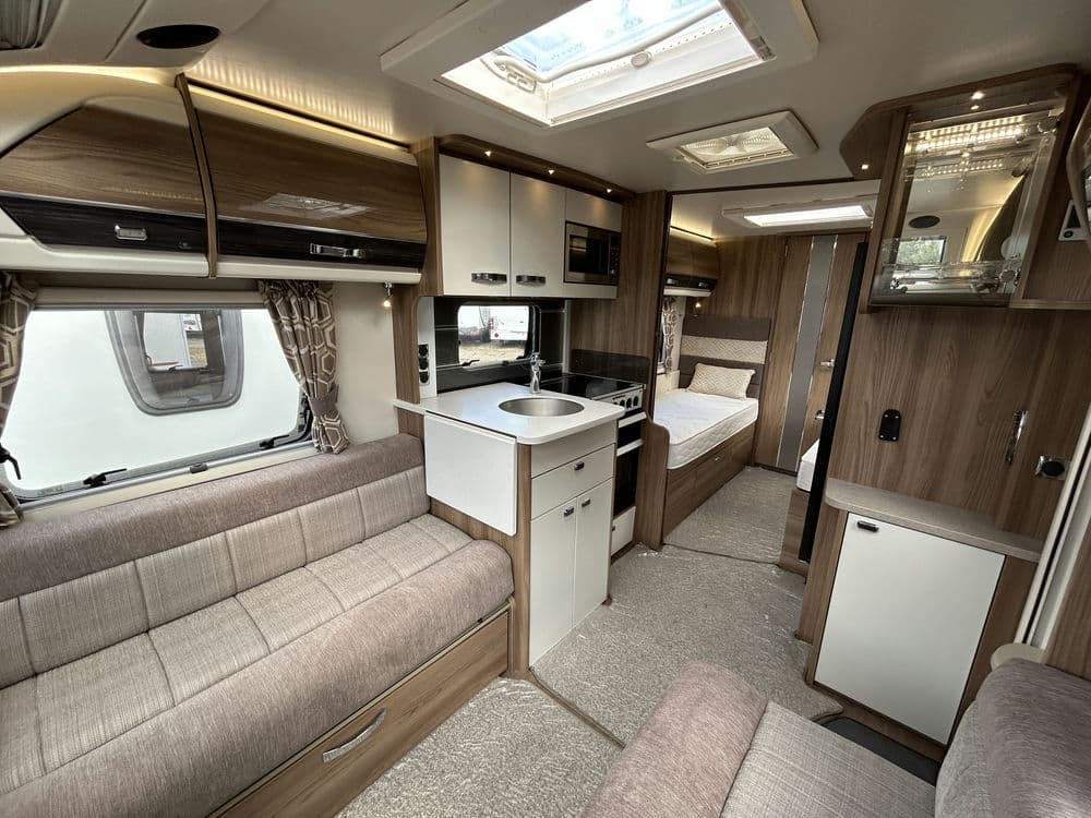 Swift Challenger 565 (2018) Touring Caravan For Sale Now - Image 12