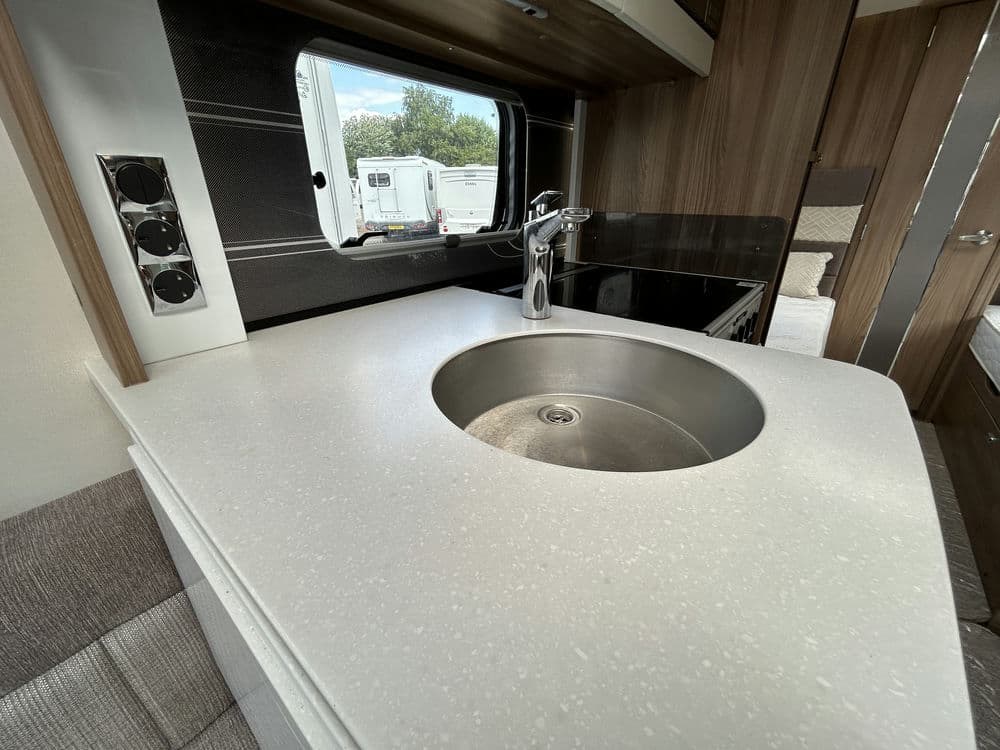 Swift Challenger 565 (2018) Touring Caravan For Sale Now - Image 15