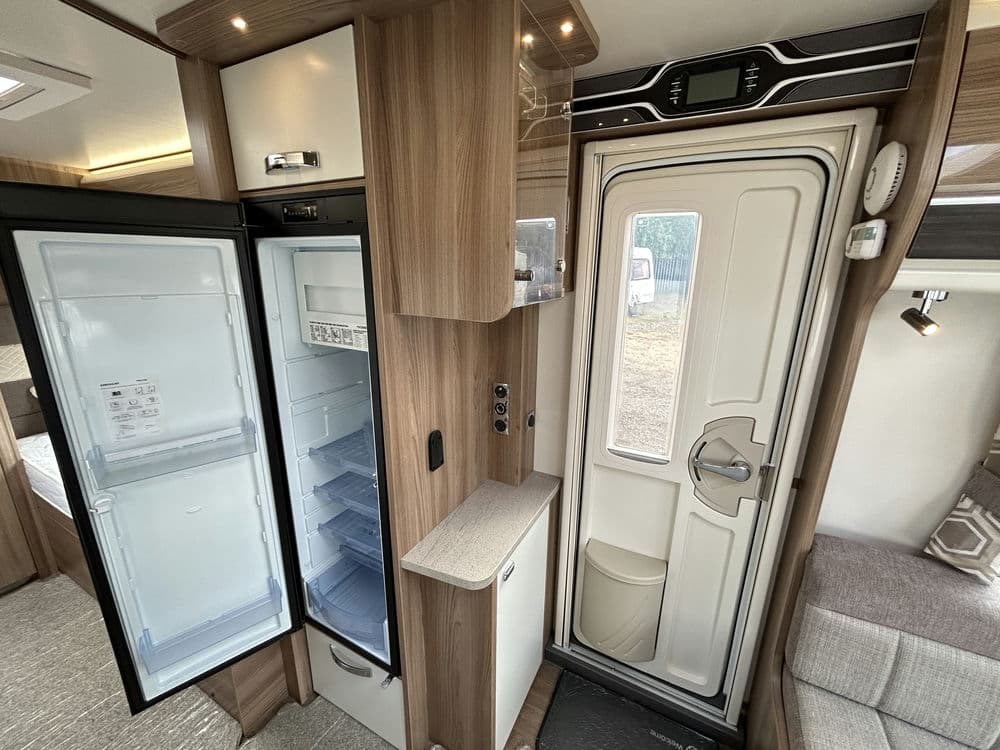 Swift Challenger 565 (2018) Touring Caravan For Sale Now - Image 16
