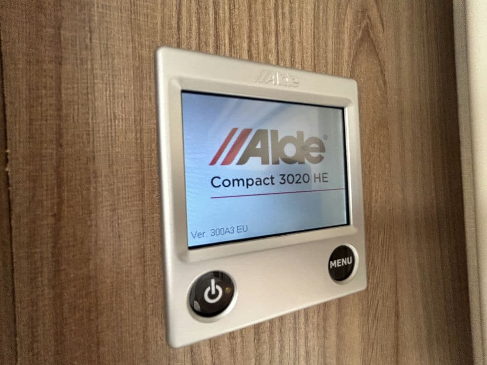 Swift Challenger 565 (2018) Touring Caravan For Sale Now - Image 17