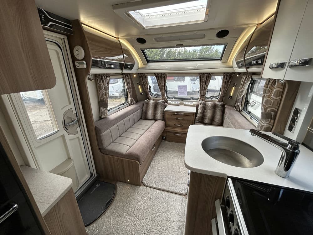 Swift Challenger 565 (2018) Touring Caravan For Sale Now - Image 10