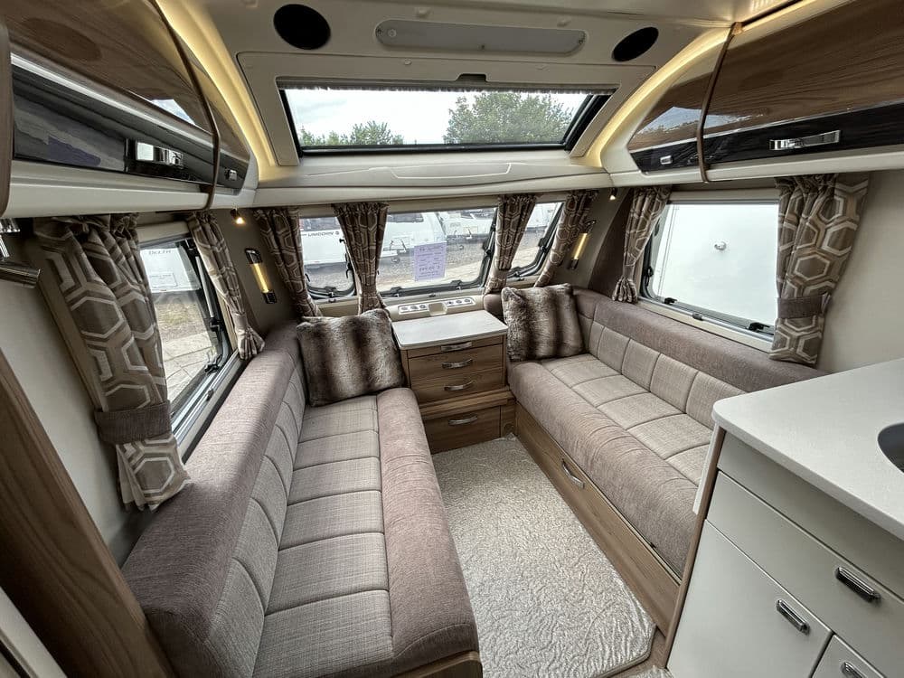 Swift Challenger 565 (2018) Touring Caravan For Sale Now - Image 11