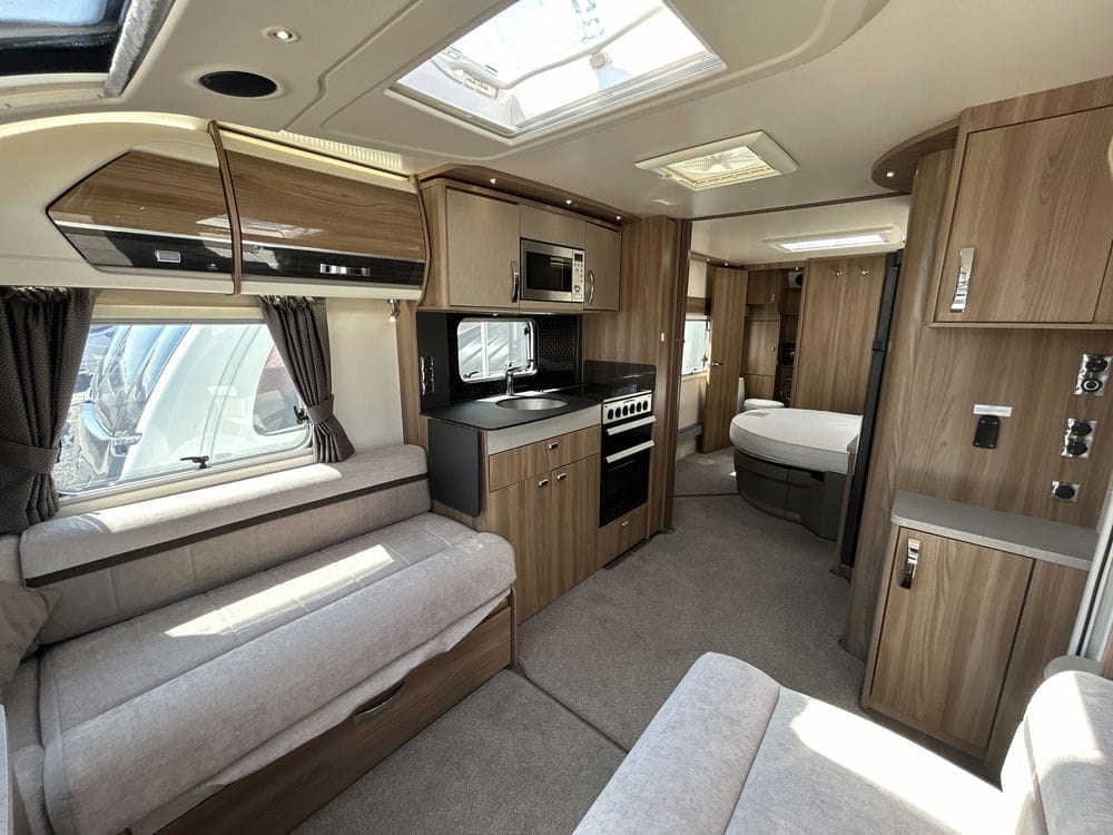 Swift Challenger 645 (2019) Touring Caravan For Sale | Swift Challenger 645 (2019) Caravan Dealer - Image 10
