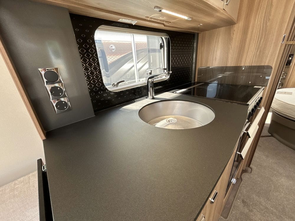 Swift Challenger 645 (2019) Touring Caravan For Sale | Swift Challenger 645 (2019) Caravan Dealer - Image 13