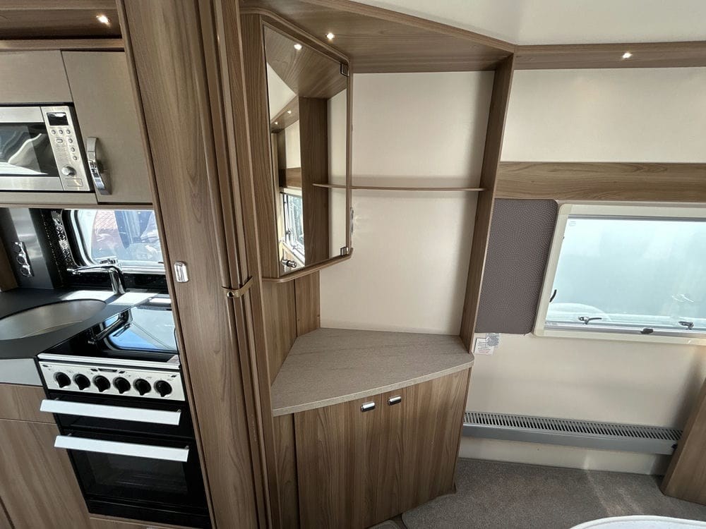 Swift Challenger 645 (2019) Touring Caravan For Sale | Swift Challenger 645 (2019) Caravan Dealer - Image 18