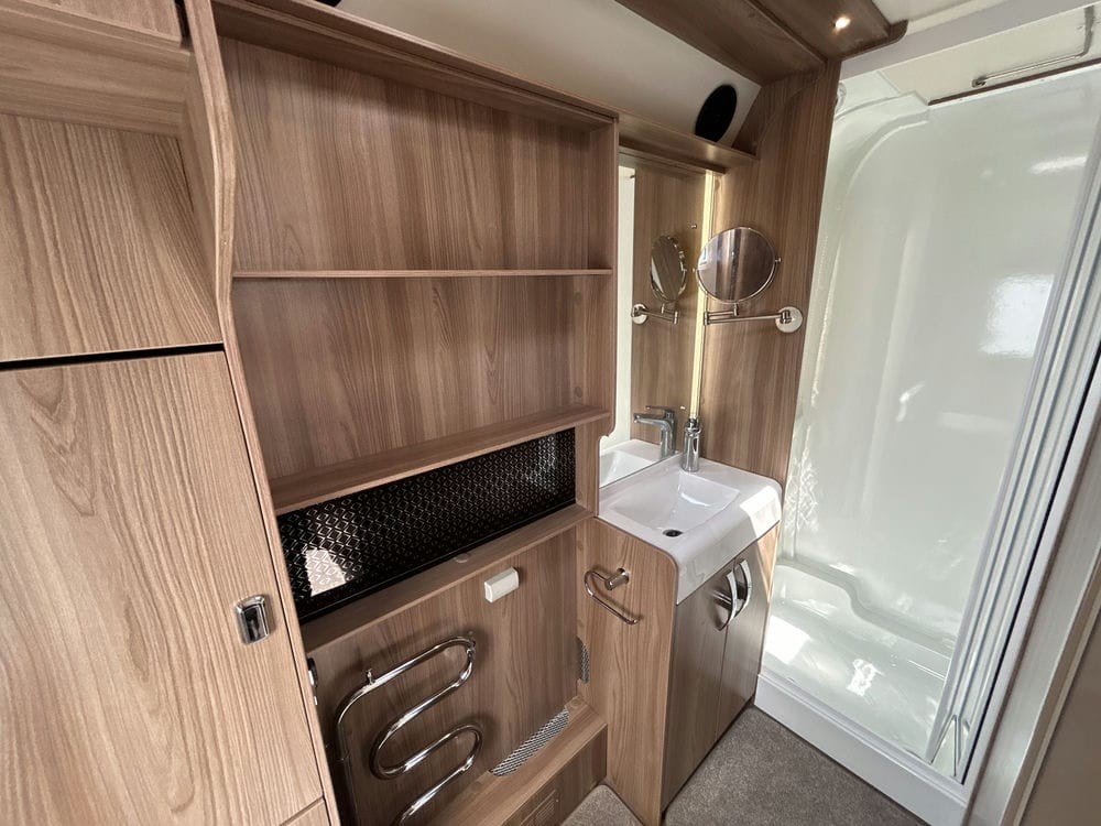 Swift Challenger 645 (2019) Touring Caravan For Sale | Swift Challenger 645 (2019) Caravan Dealer - Image 19