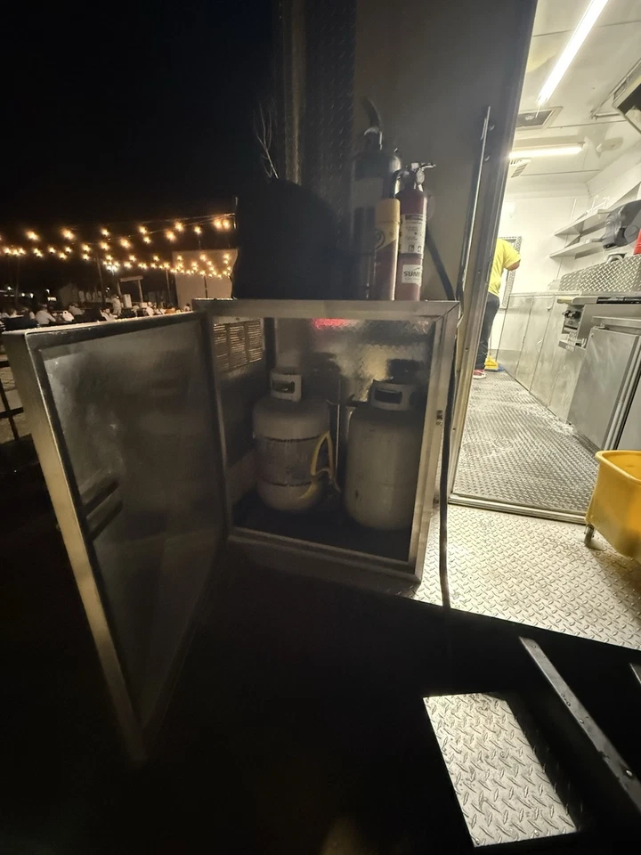 TURNKEY 2022 8.5 FT. WIDE X 14FT w/ PRO FIRE SUPPRESSION CONCESSION TRAILER - Image 4