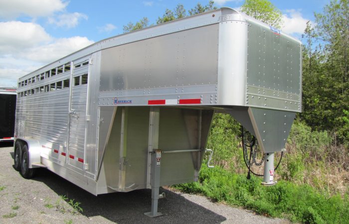 2023 EBY Maverick 20′ Aluminum Gooseneck Livestock Trailer - Image 8